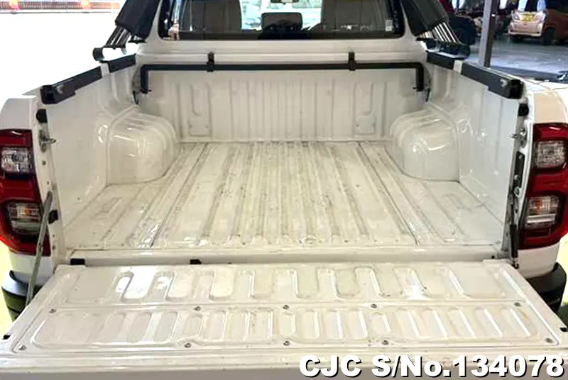 Toyota Hilux in White for Sale Image 4