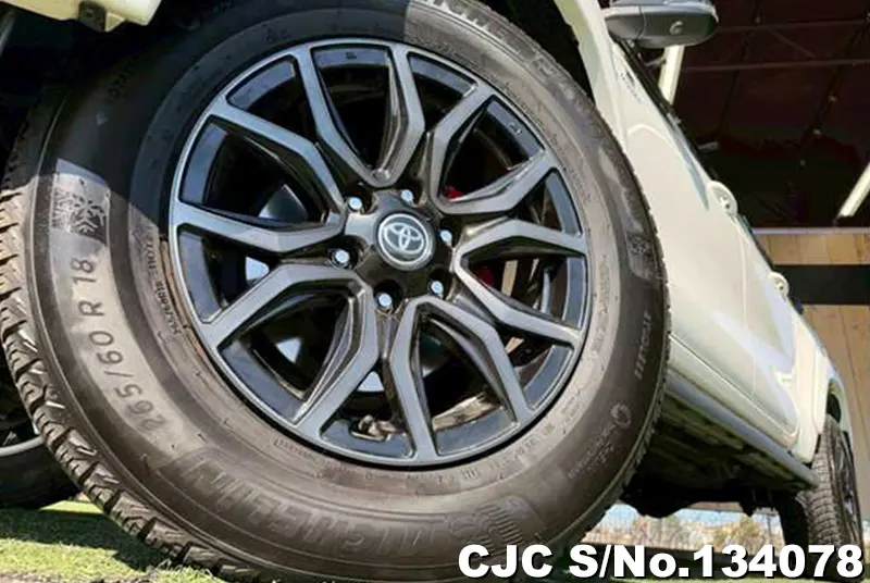 Toyota Hilux in White for Sale Image 8