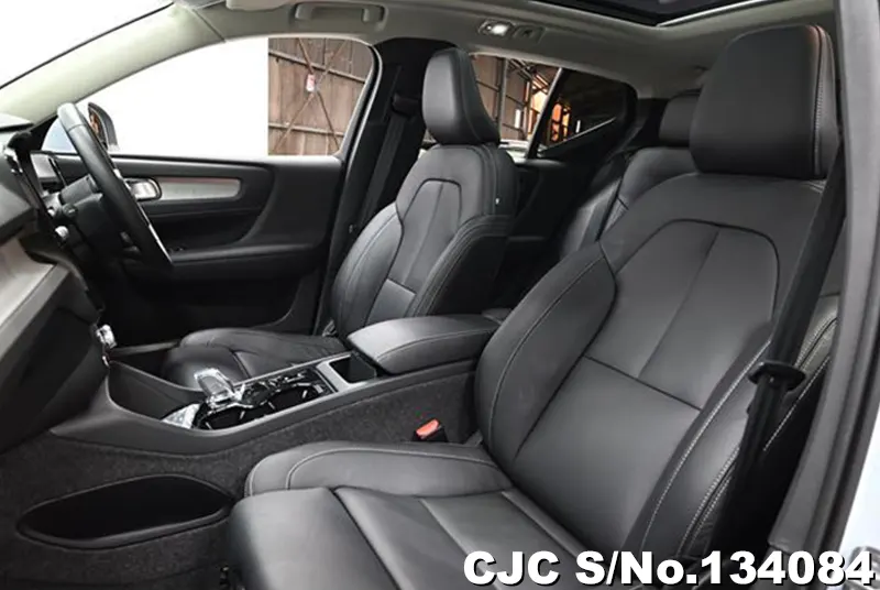 2025 Volvo / XC40 Stock No. 134084