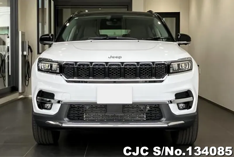 Chrysler Jeep Commander in White for Sale Image 1