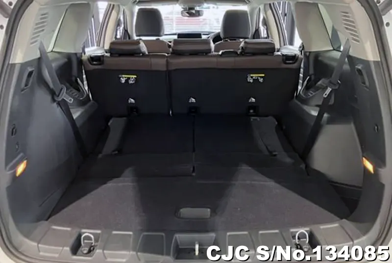 Chrysler Jeep Commander in White for Sale Image 5