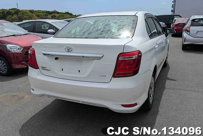Toyota Corolla Axio in White for Sale Image 2
