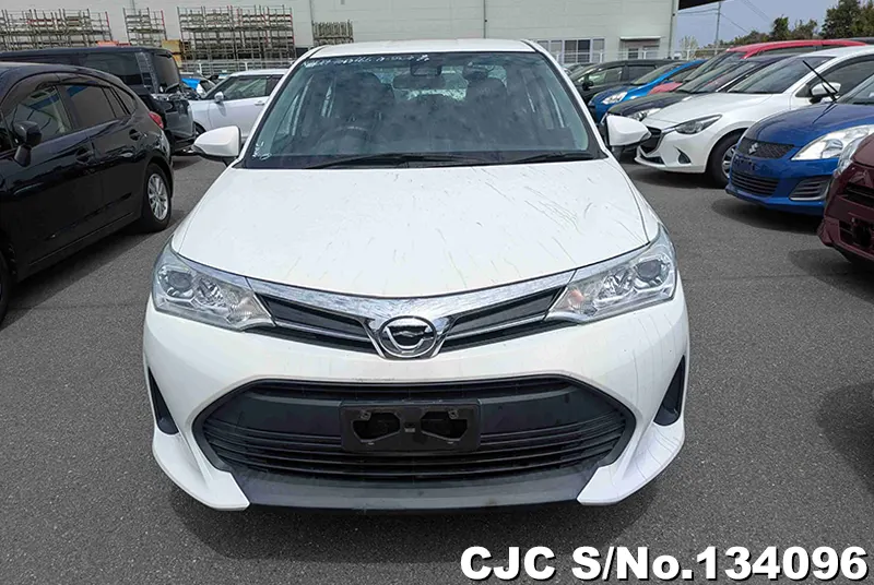 Toyota Corolla Axio in White for Sale Image 4