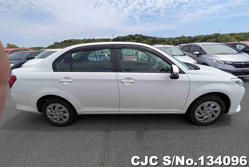 Toyota Corolla Axio in White for Sale Image 6