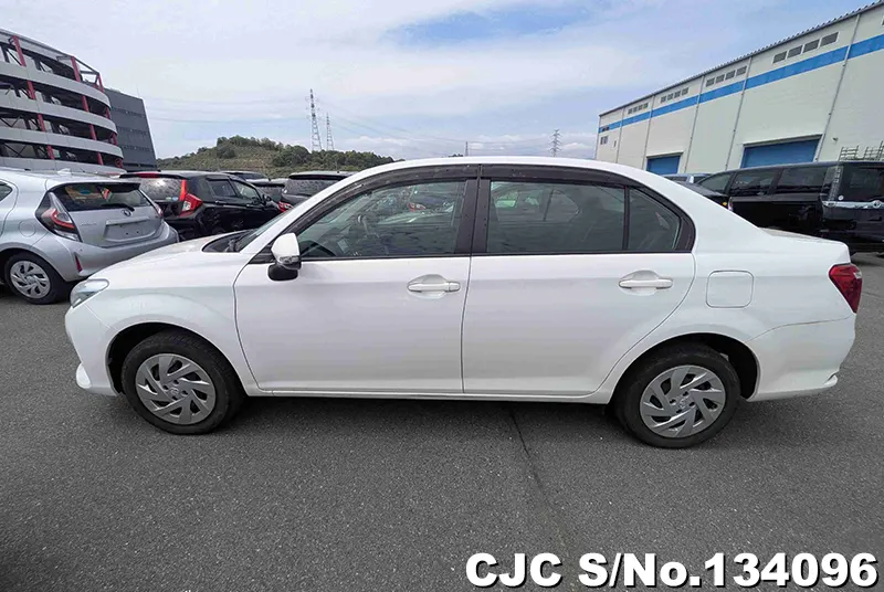 Toyota Corolla Axio in White for Sale Image 7