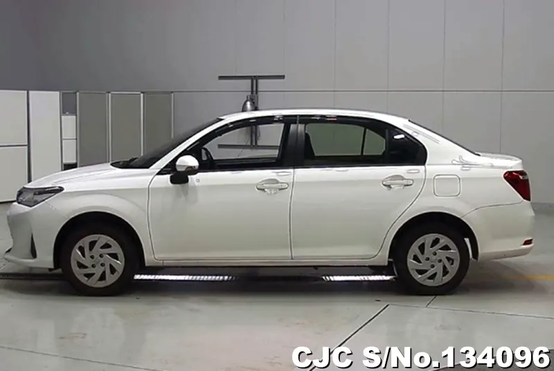2018 Toyota / Corolla Axio Stock No. 134096