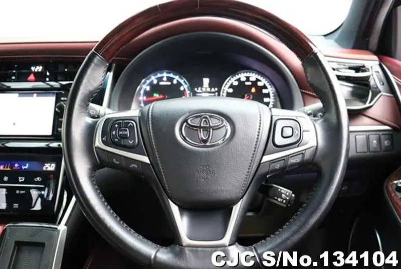 2015 Toyota / Harrier Stock No. 134104
