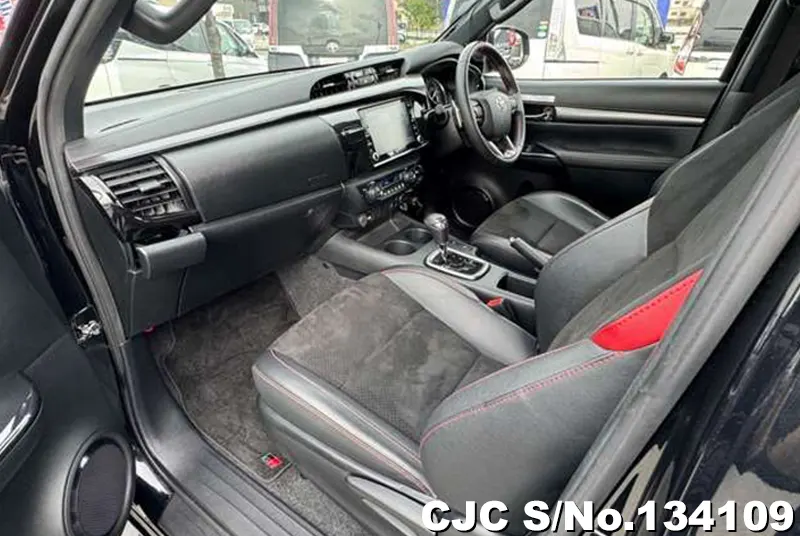 Toyota Hilux in Black for Sale Image 10