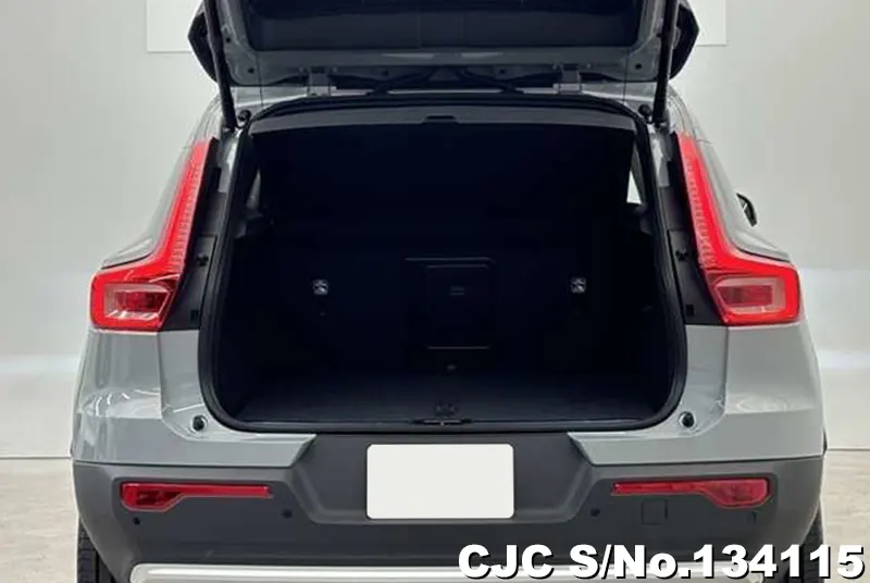 2025 Volvo / XC40 Stock No. 134115