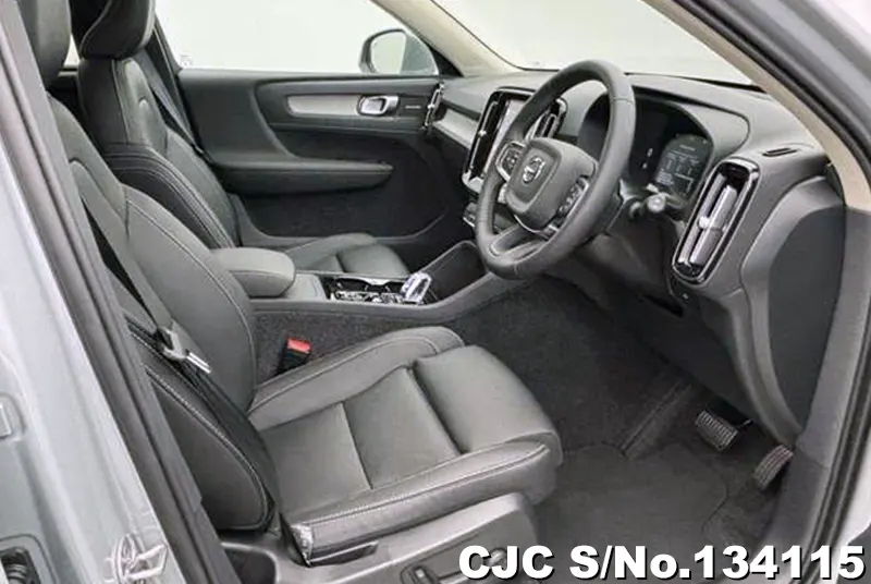 2025 Volvo / XC40 Stock No. 134115