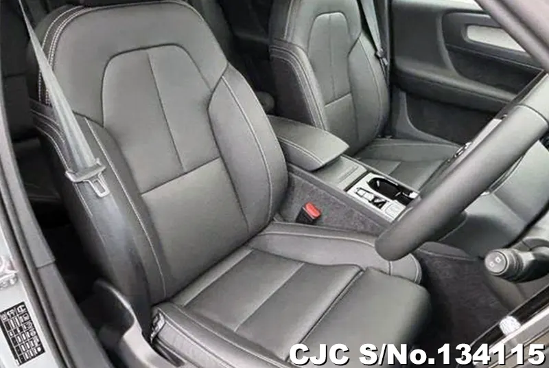 2025 Volvo / XC40 Stock No. 134115