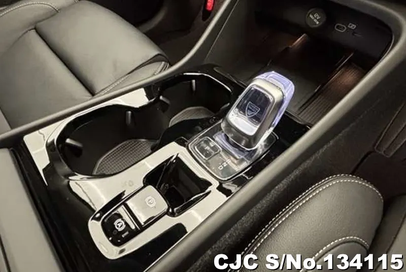 2025 Volvo / XC40 Stock No. 134115