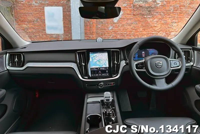 2025 Volvo / V60  Stock No. 134117