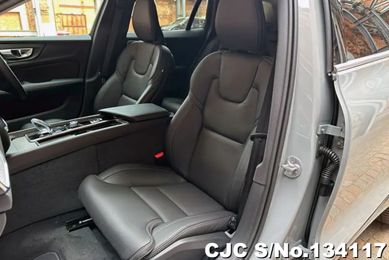 2025 Volvo / V60  Stock No. 134117