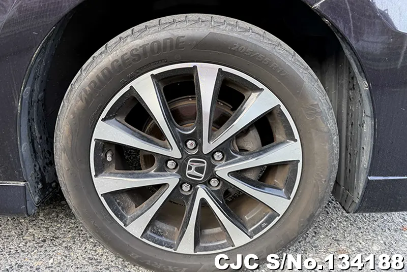 Honda Step Wagon in Purple for Sale Image 14