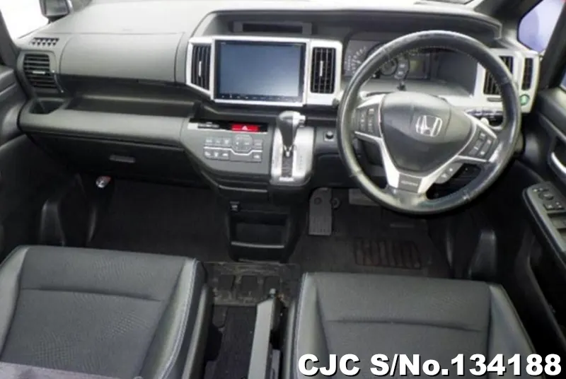 2015 Honda / Step Wagon Stock No. 134188