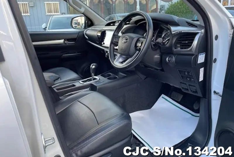 Toyota Hilux in White for Sale Image 6