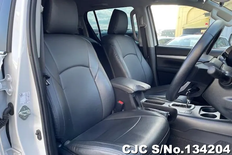 Toyota Hilux in White for Sale Image 7