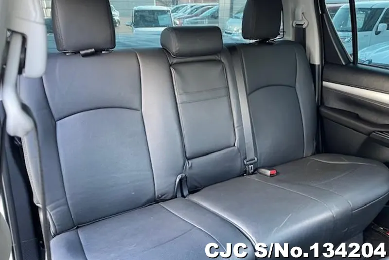 Toyota Hilux in White for Sale Image 9