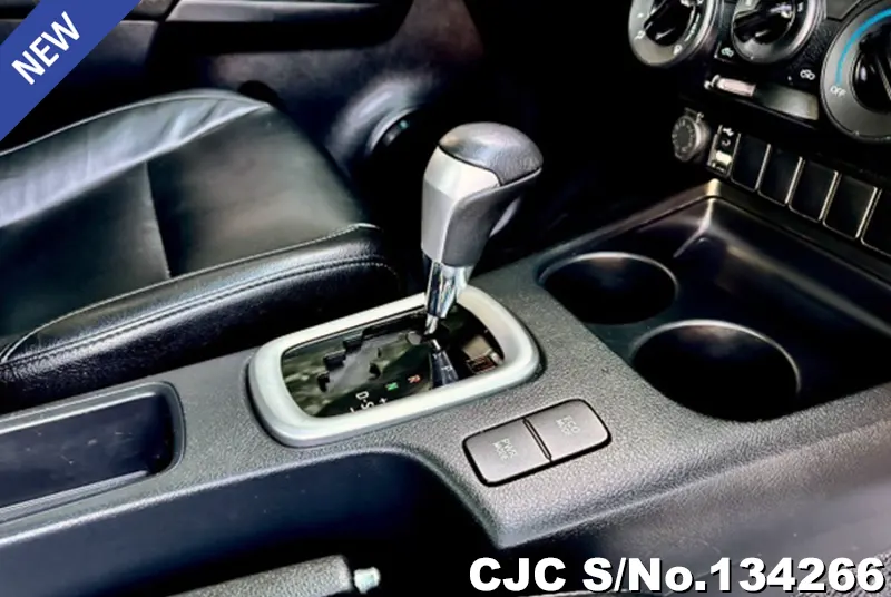 2019 Toyota / Hilux / Revo Stock No. 134266