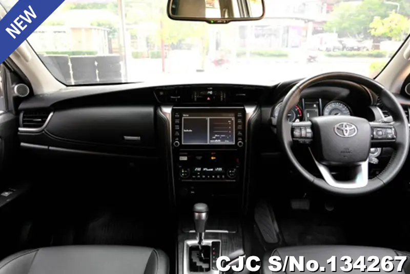 2022 Toyota / Fortuner Stock No. 134267