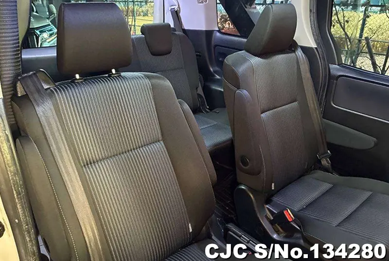 2016 Toyota / Voxy Stock No. 134280