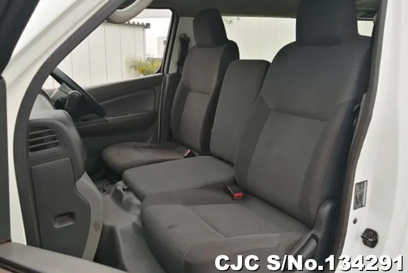 2012 Nissan / Caravan Stock No. 134291