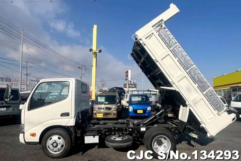 2025 Hino / Dutro Stock No. 134293