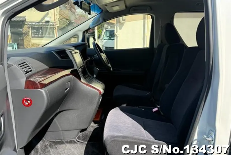 2013 Toyota / Alphard Stock No. 134307