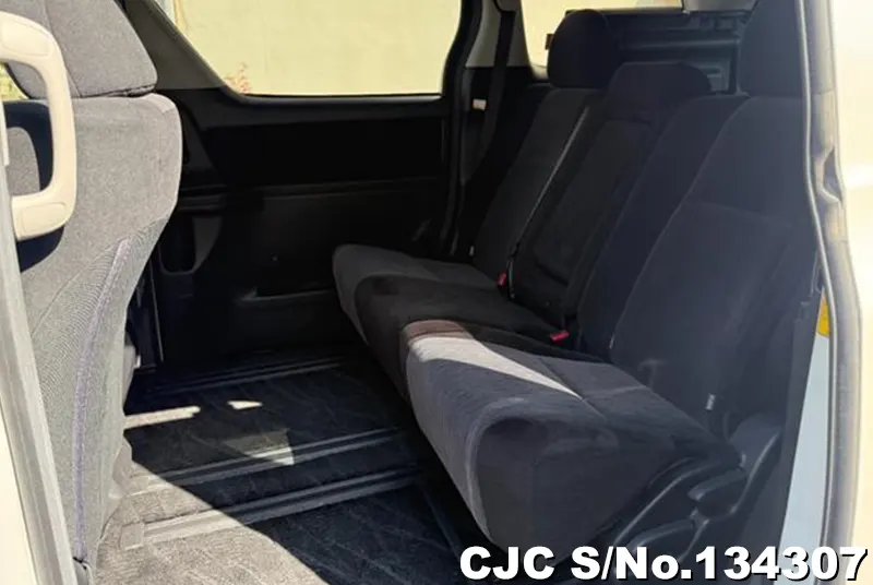 2013 Toyota / Alphard Stock No. 134307