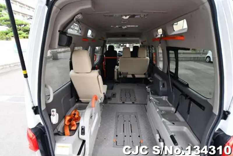 2015 Nissan / Caravan Stock No. 134310