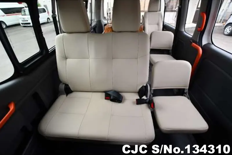 2015 Nissan / Caravan Stock No. 134310