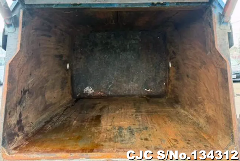 2004 Isuzu / Elf Stock No. 134312