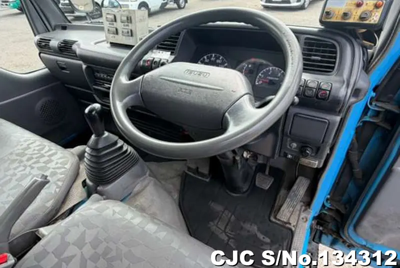 2004 Isuzu / Elf Stock No. 134312