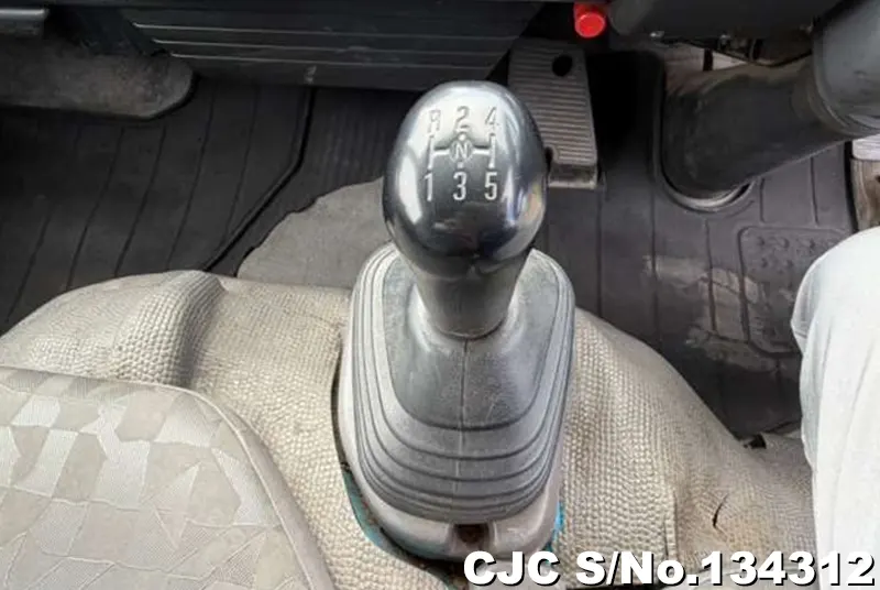 2004 Isuzu / Elf Stock No. 134312