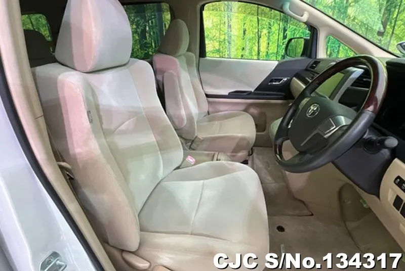 2013 Toyota / Alphard Stock No. 134317