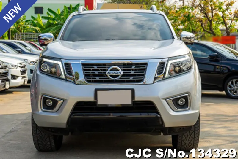Nissan Navara in Silver for Sale Image 3