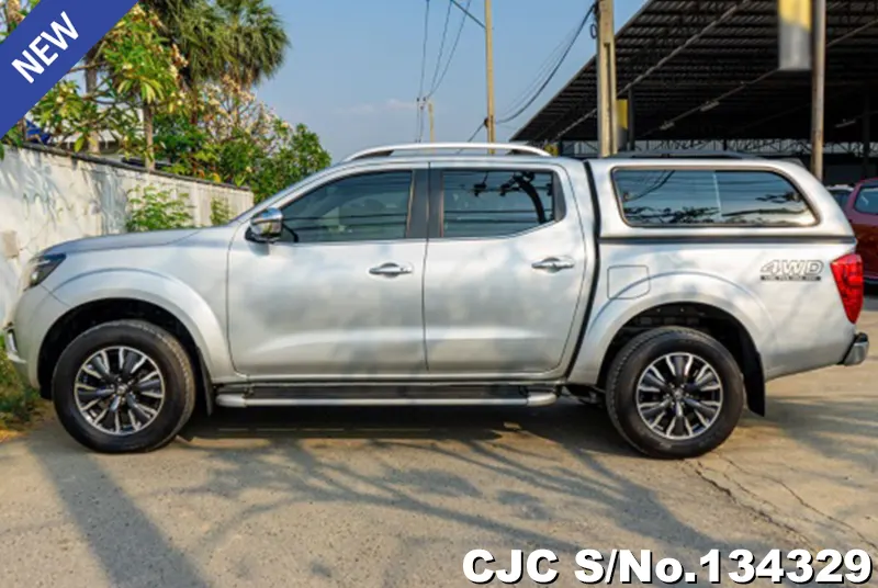 Nissan Navara in Silver for Sale Image 4