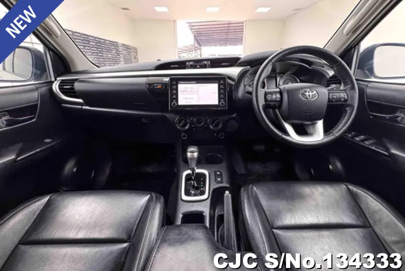 Toyota Hilux in Gray for Sale Image 4