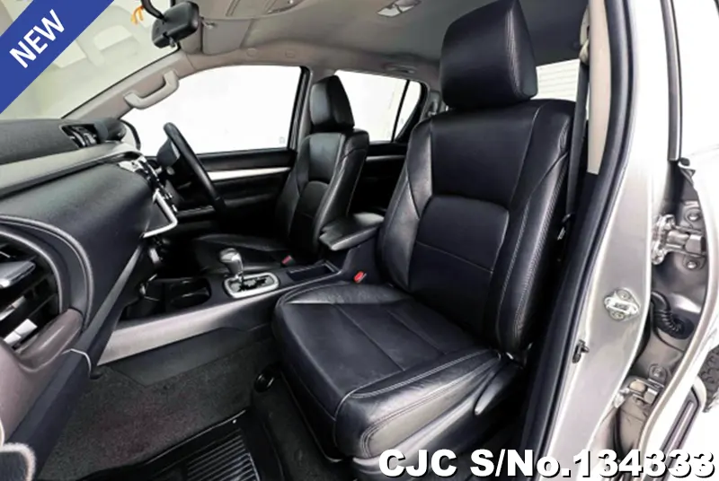 Toyota Hilux in Gray for Sale Image 6