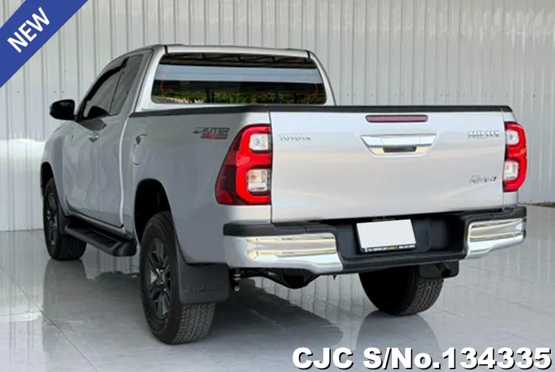 Toyota Hilux in Gray for Sale Image 1