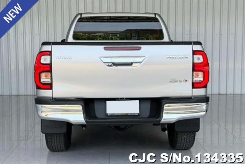 Toyota Hilux in Gray for Sale Image 5