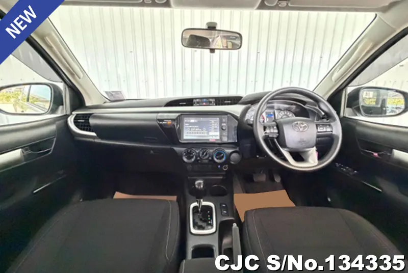 Toyota Hilux in Gray for Sale Image 6