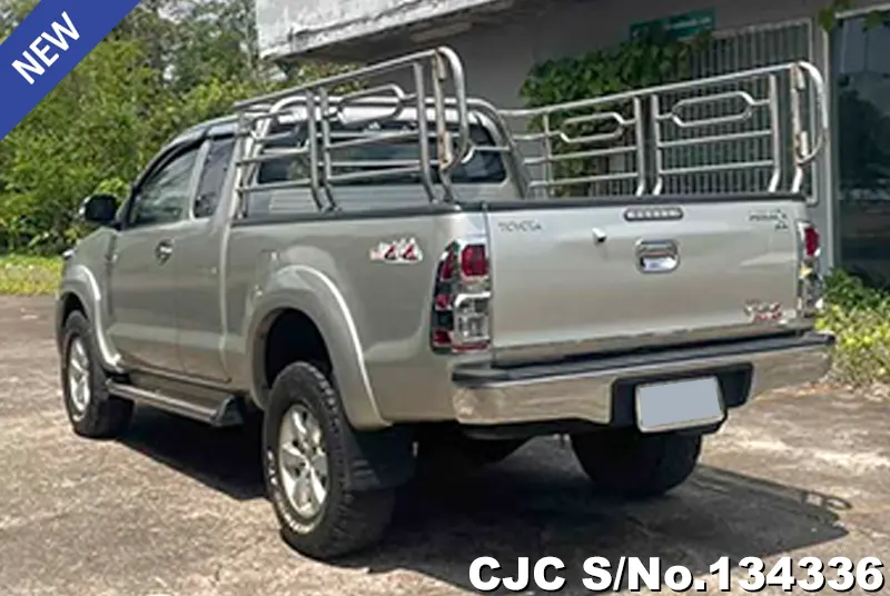 Toyota Hilux in Silver for Sale Image 1