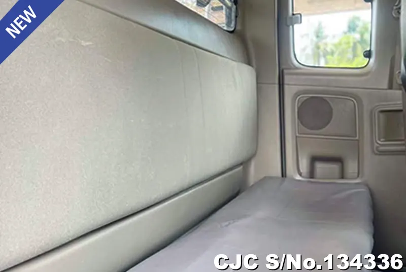 2012 Toyota / Hilux / Revo Stock No. 134336