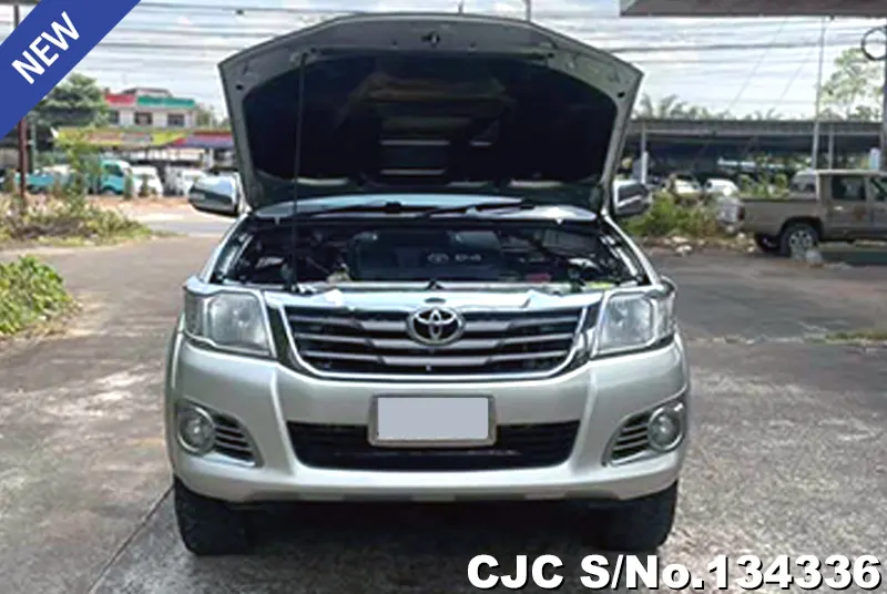 Toyota Hilux in Silver for Sale Image 11
