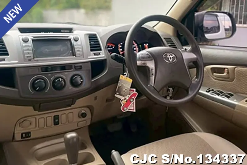 Toyota Hilux in White for Sale Image 5