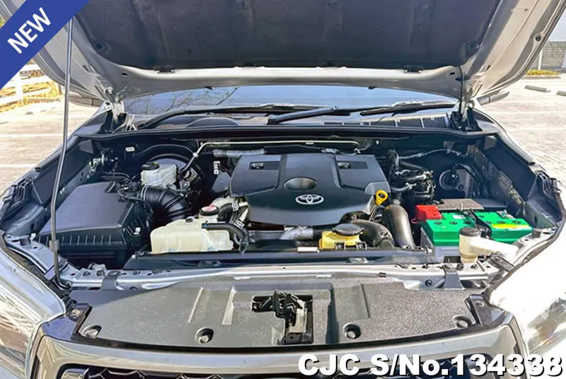 Toyota Hilux in Gray for Sale Image 11