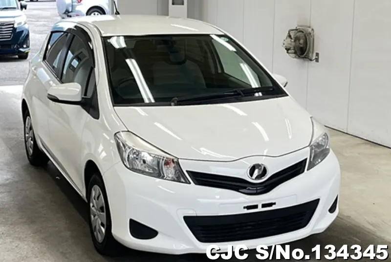 2013 Toyota / Vitz Stock No. 134345
