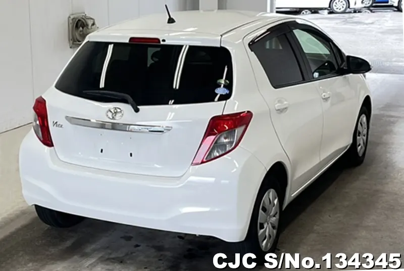 2013 Toyota / Vitz Stock No. 134345